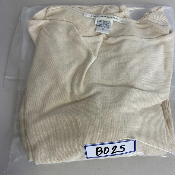 90s Diane Von Furstenberg Silk Blend Lightweight Knit Neutral Top Size Small - Picture 15 of 16